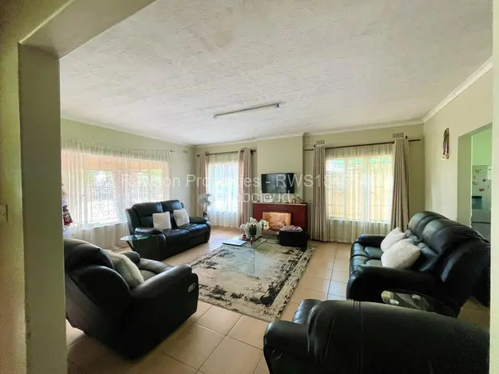 5 Bedroom House for Sale in Waterfalls, Harare