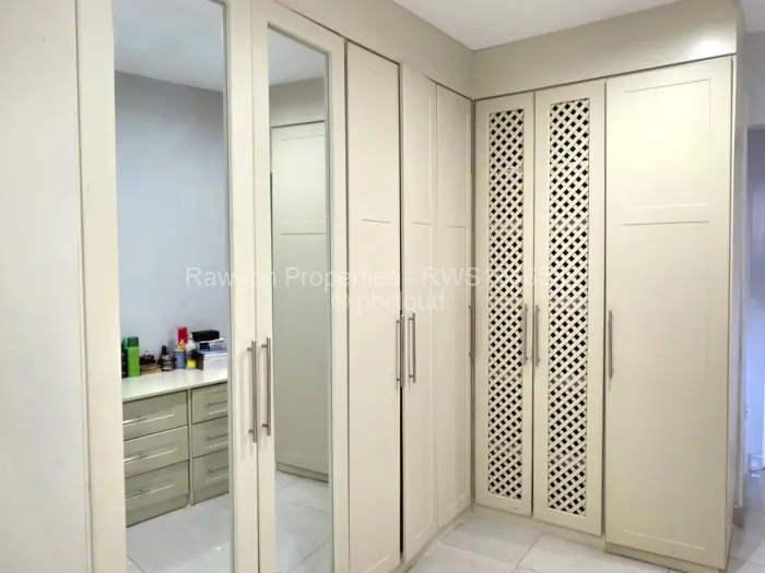 5 Bedroom House for Sale in Sandton Park, Harare