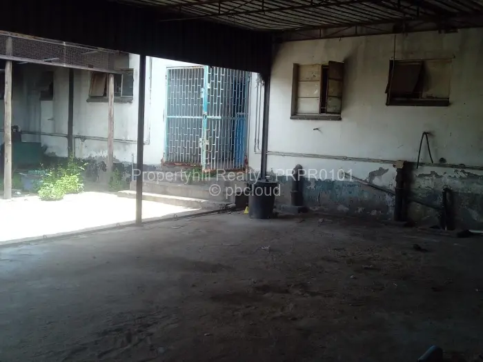 Warehouse/Industrial for Sale in Chitungwiza, Chitungwiza