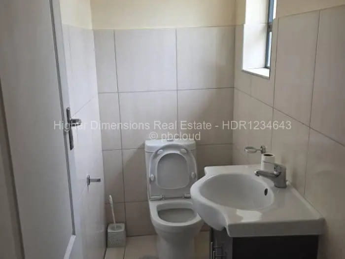 Flat/Apartment to Rent in Newlands, Harare