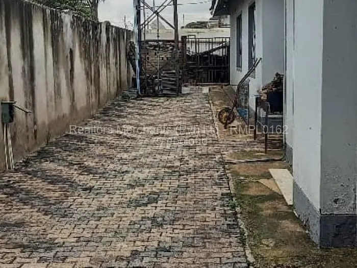 4 Bedroom House to Rent in Waterfalls