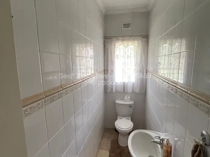 5 Bedroom House to Rent in Pomona