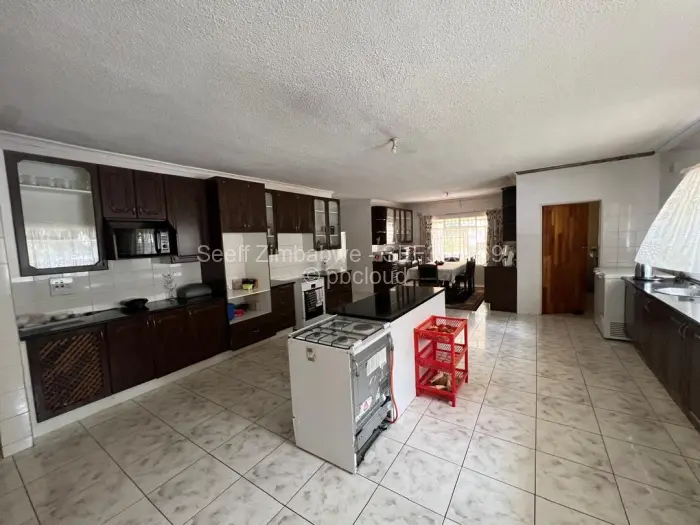 5 Bedroom House to Rent in Pomona