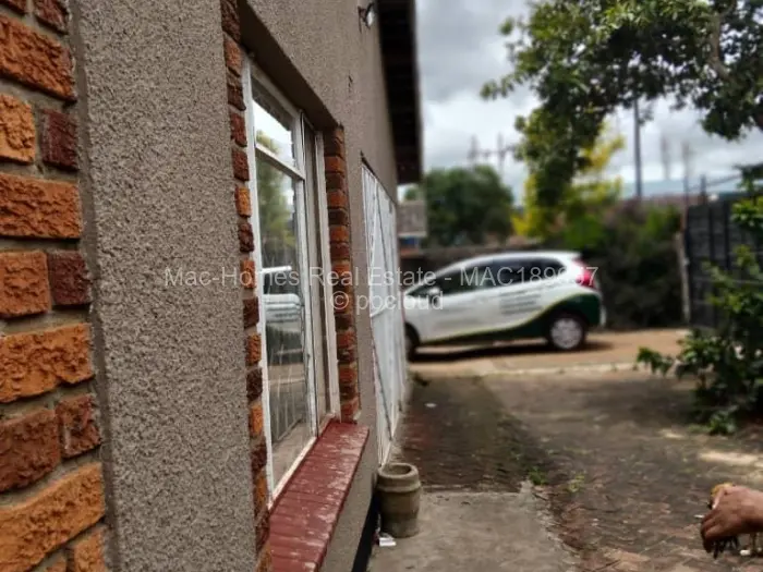 4 Bedroom House for Sale in Zimre Park, Harare