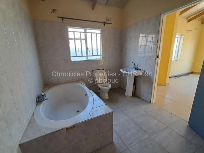 4 Bedroom House to Rent in Damofalls, Damofalls
