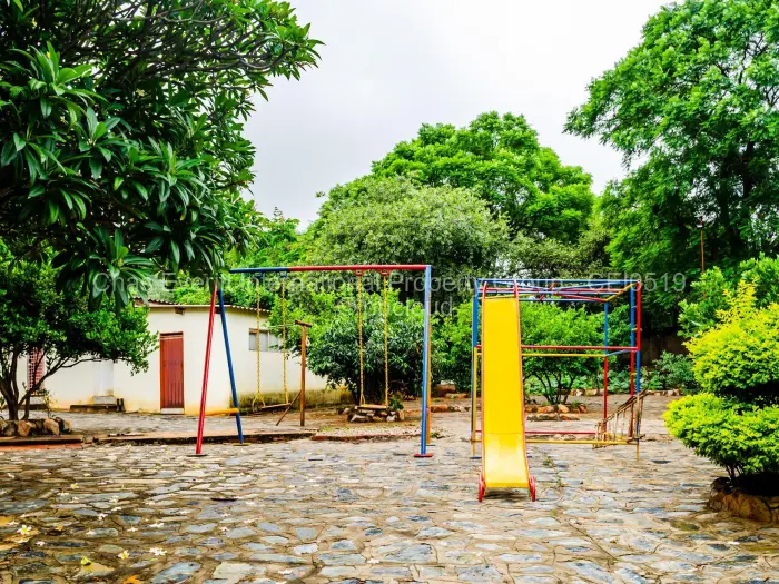 4 Bedroom House to Rent in Matsheumhlope, Bulawayo