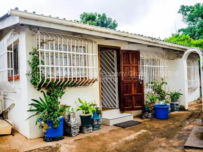 4 Bedroom House to Rent in Matsheumhlope, Bulawayo