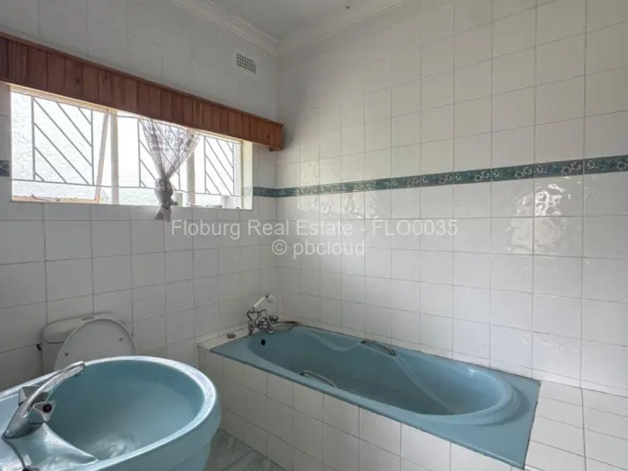 6 Bedroom House for Sale in Helensvale, Harare