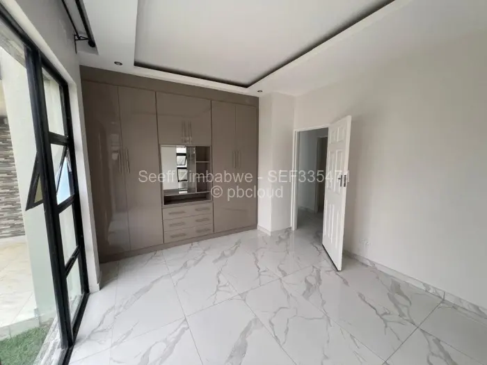 Townhouse/Cluster to Rent in Borrowdale West, Harare