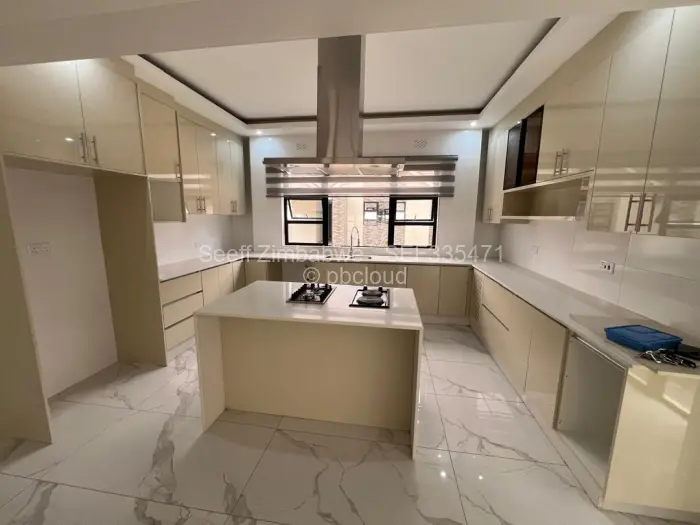 Townhouse/Cluster to Rent in Borrowdale West, Harare