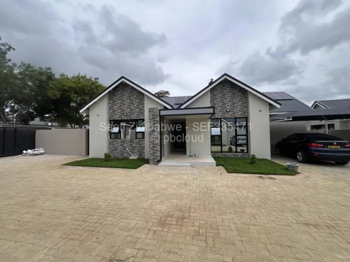 Townhouse/Cluster to Rent in Borrowdale West, Harare