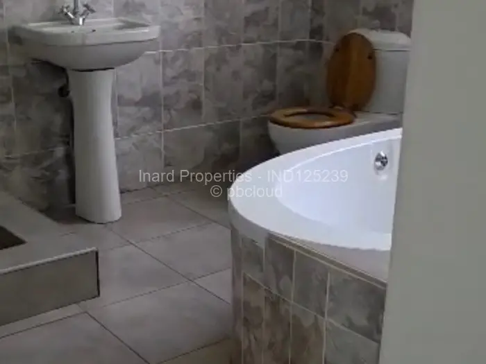 2 Bedroom Cottage/Garden Flat to Rent in Glen Lorne