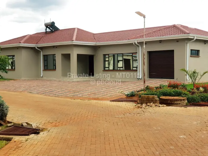 Townhouse/Cluster to Rent in Hogerty Hill, Harare