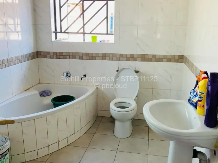 3 Bedroom House for Sale in Riverside, Ruwa