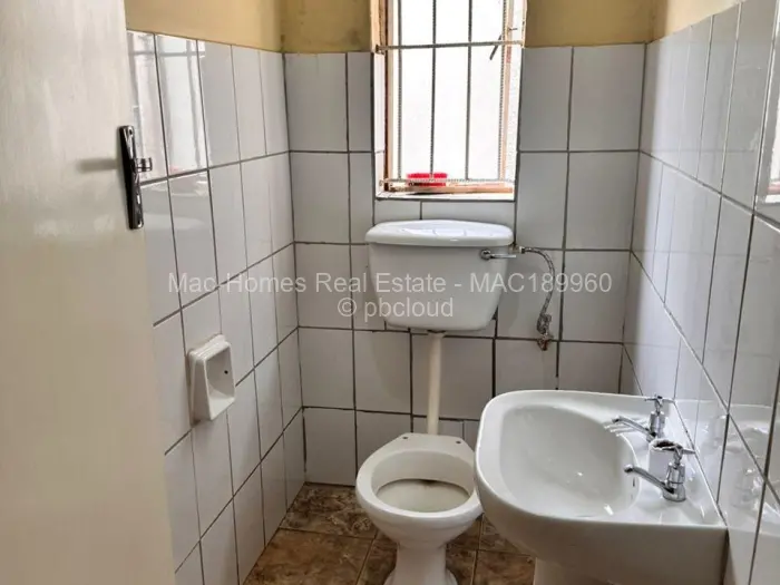 3 Bedroom House for Sale in Zimre Park, Harare