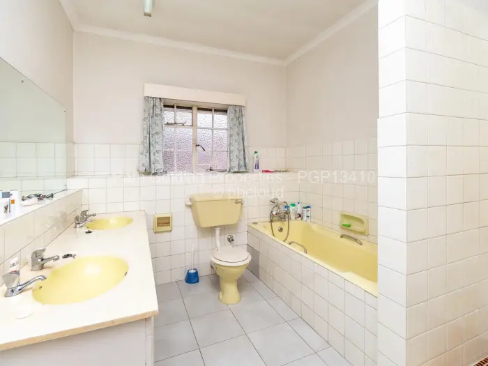 Townhouse/Cluster for Sale in Avenues, Harare