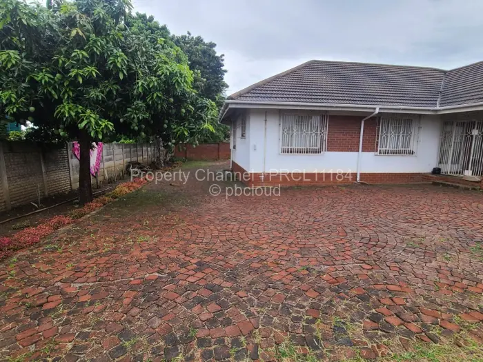 3 Bedroom House to Rent in Mabelreign, Harare