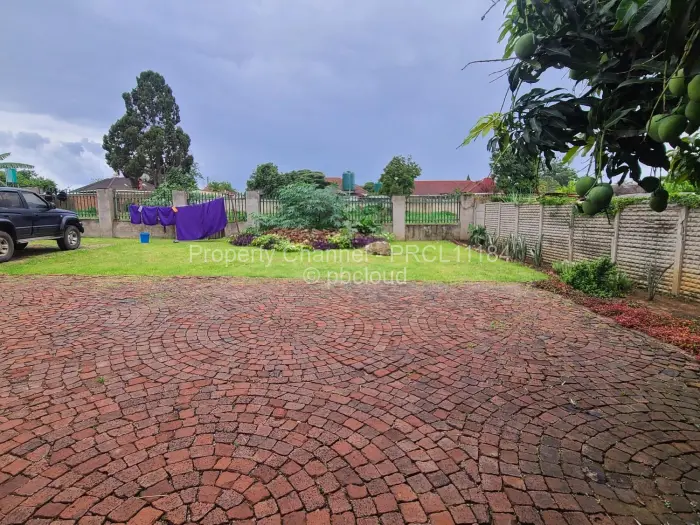 3 Bedroom House to Rent in Mabelreign, Harare