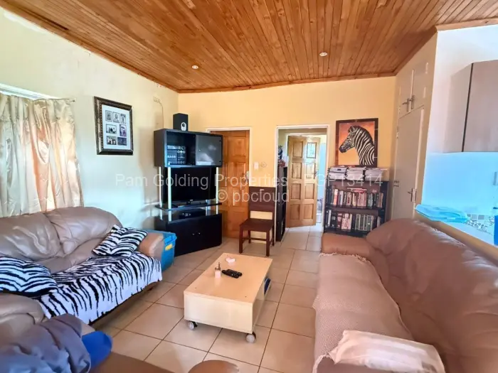 2 Bedroom House for Sale in Burnside, Bulawayo
