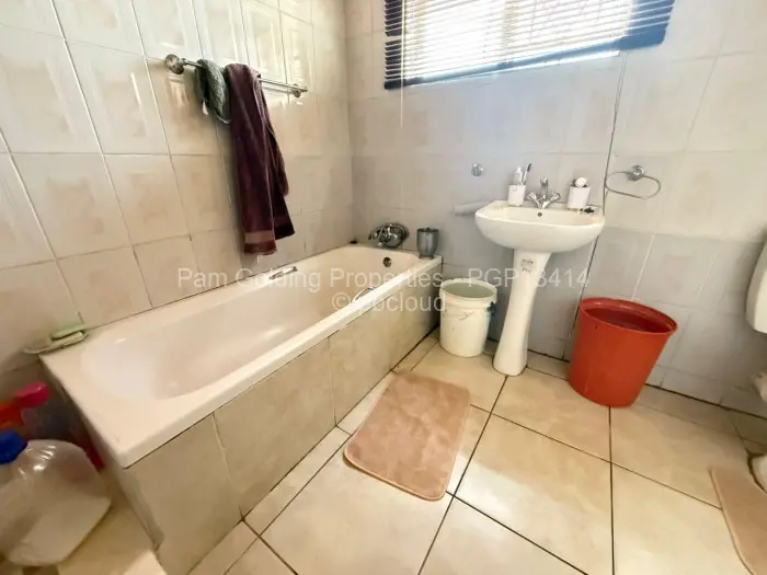 2 Bedroom House for Sale in Burnside, Bulawayo