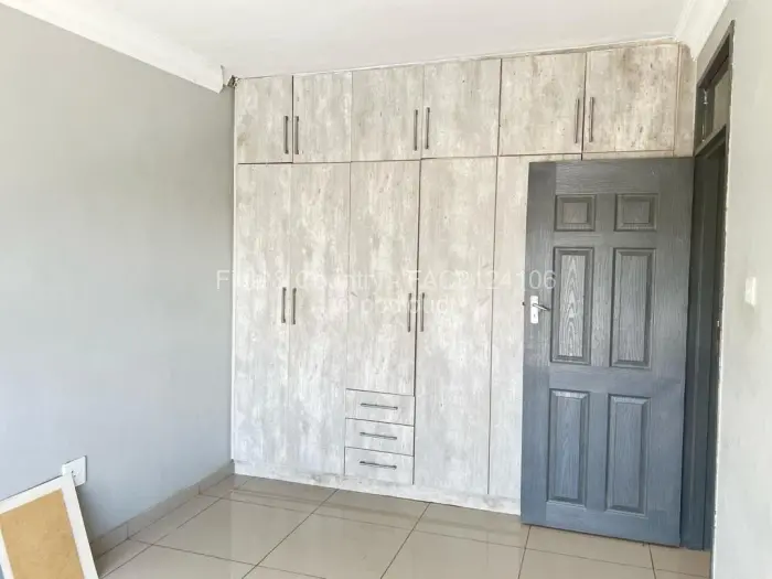 Flat/Apartment to Rent in Groom Bridge, Harare
