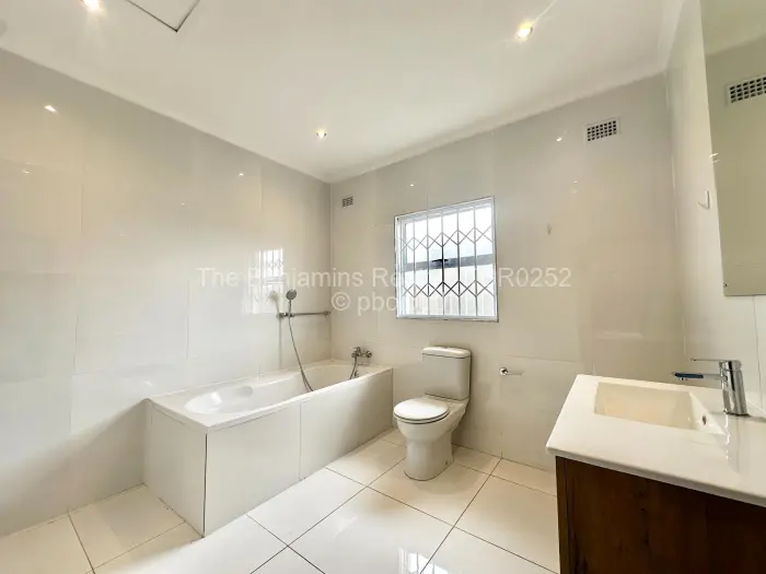 Townhouse/Cluster for Sale in Greendale North, Harare