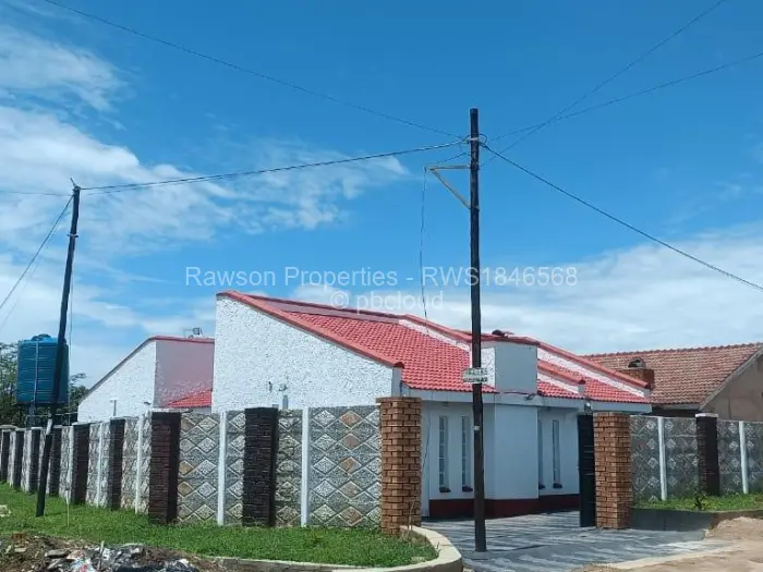 3 Bedroom House for Sale in Mainway Meadows, Harare