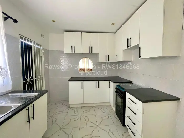 3 Bedroom House for Sale in Mainway Meadows, Harare