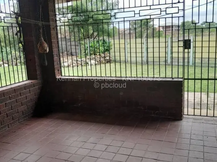 2 Bedroom Cottage/Garden Flat for Sale in Monavale, Harare