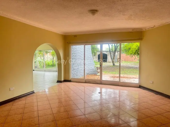 5 Bedroom House to Rent in Highlands, Harare