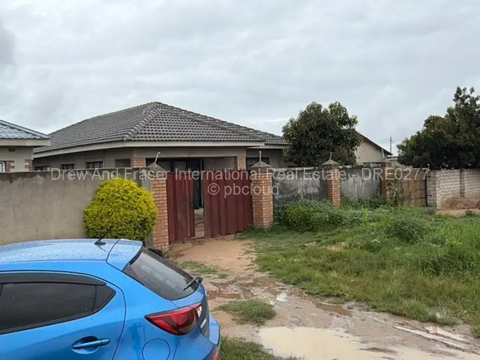 4 Bedroom House for Sale in Chitungwiza, Chitungwiza