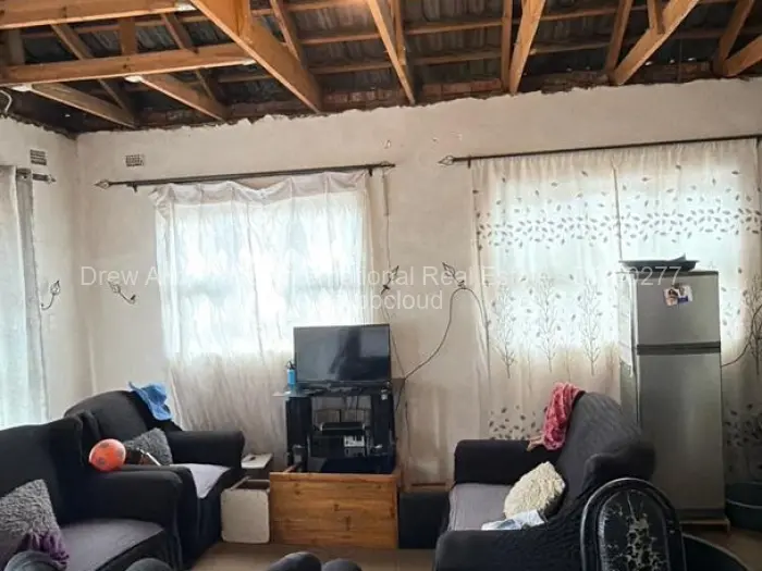 4 Bedroom House for Sale in Chitungwiza, Chitungwiza