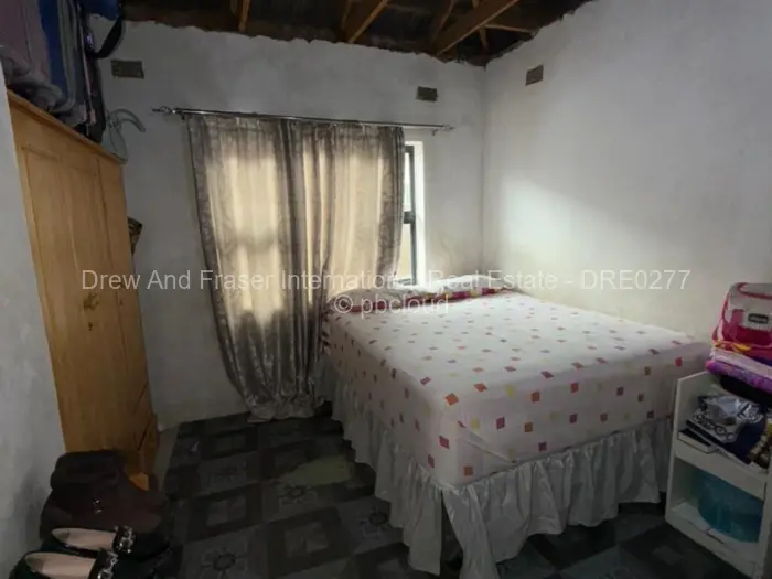 4 Bedroom House for Sale in Chitungwiza, Chitungwiza