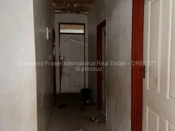 4 Bedroom House for Sale in Chitungwiza, Chitungwiza