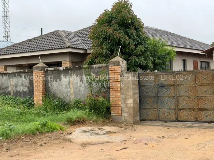 4 Bedroom House for Sale in Chitungwiza, Chitungwiza