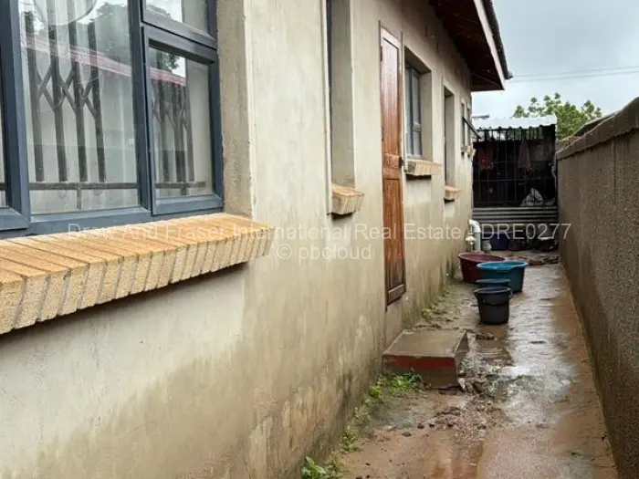 4 Bedroom House for Sale in Chitungwiza, Chitungwiza