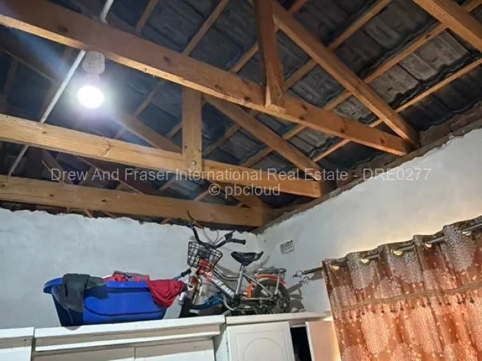 4 Bedroom House for Sale in Chitungwiza, Chitungwiza