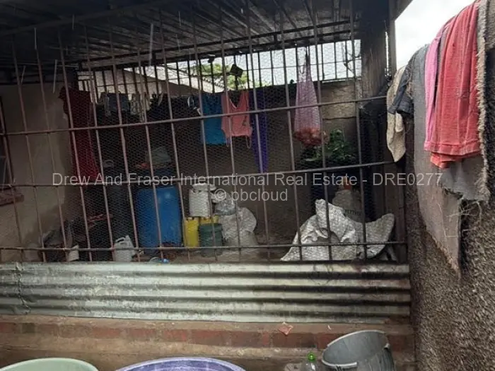 4 Bedroom House for Sale in Chitungwiza, Chitungwiza