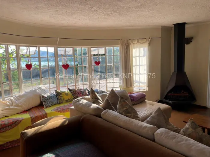 6 Bedroom House for Sale in Gletwin Park, Harare