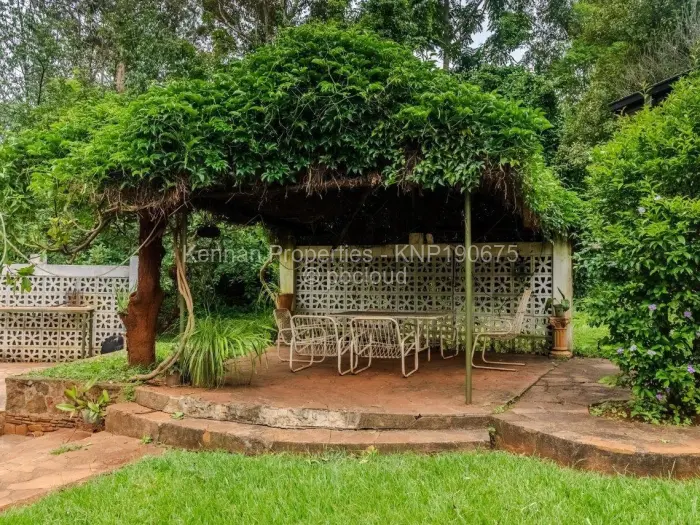 6 Bedroom House for Sale in Gletwin Park, Harare