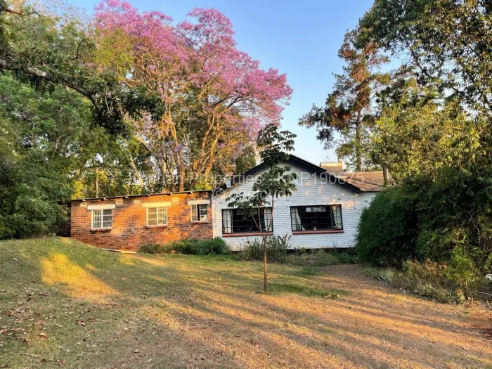 6 Bedroom House for Sale in Gletwin Park, Harare