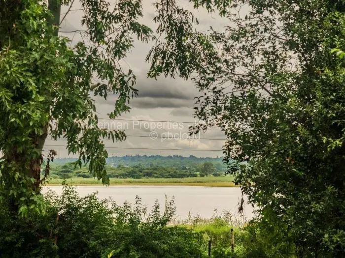 6 Bedroom House for Sale in Gletwin Park, Harare