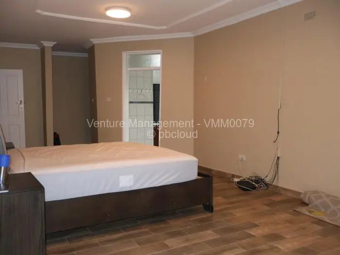 4 Bedroom House to Rent in Manresa