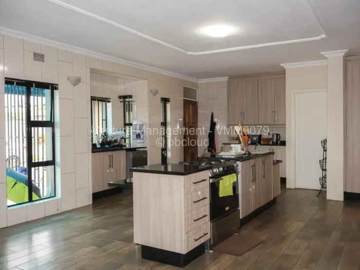 4 Bedroom House to Rent in Manresa