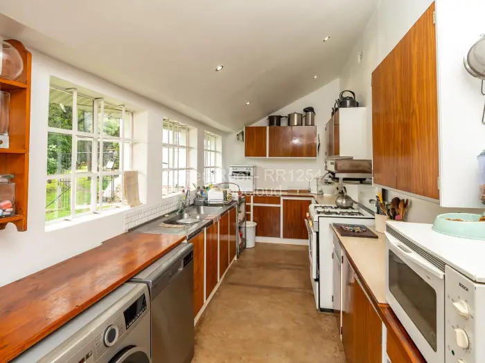 5 Bedroom House for Sale in Umwinsidale, Harare