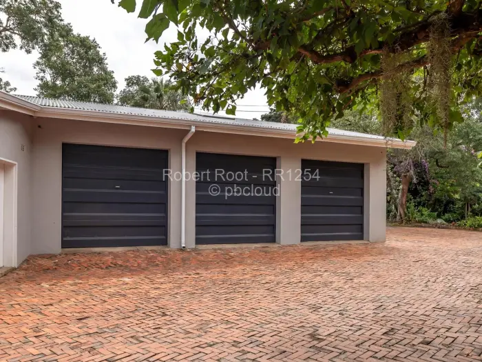 5 Bedroom House for Sale in Umwinsidale, Harare