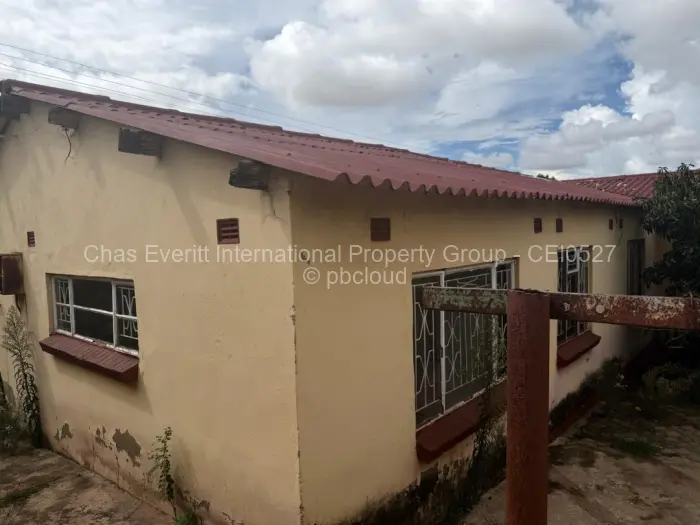 4 Bedroom House for Sale in Nketa, Bulawayo