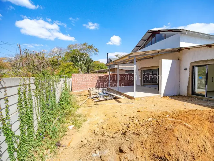 Townhouse/Cluster for Sale in Newlands, Harare