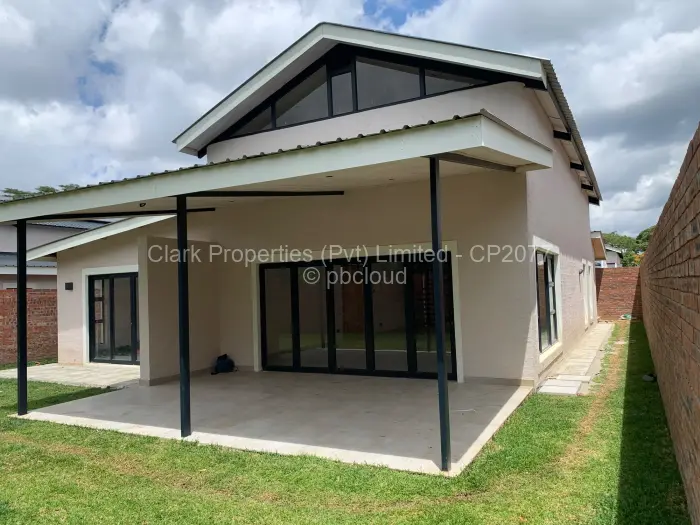 Townhouse/Cluster for Sale in Newlands, Harare