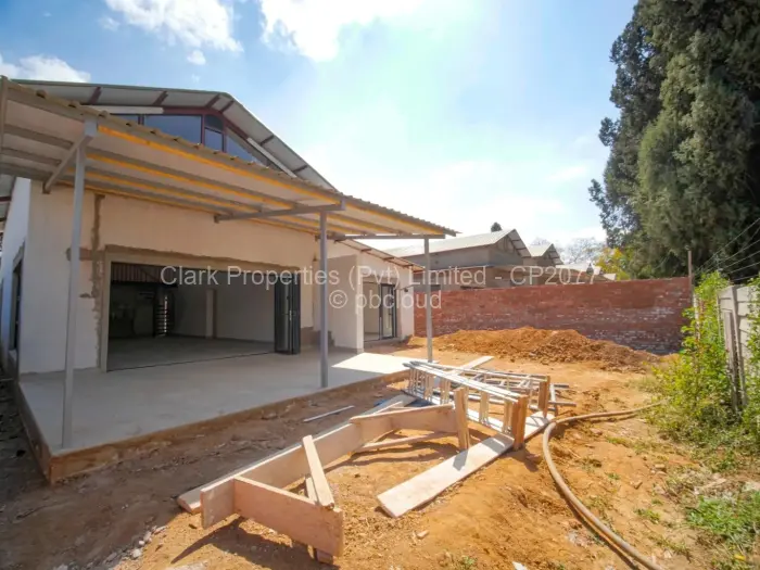 Townhouse/Cluster for Sale in Newlands, Harare
